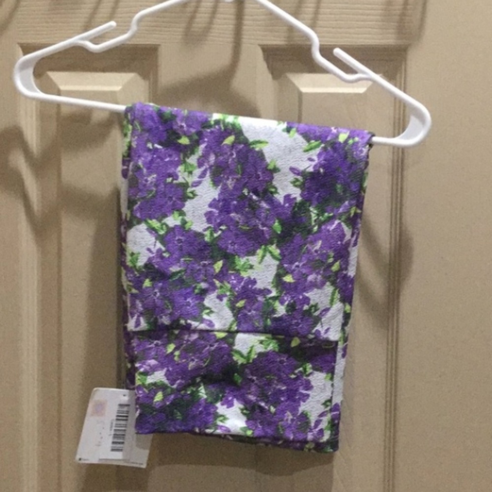 Large NWT White with Purple Flowers Cassie